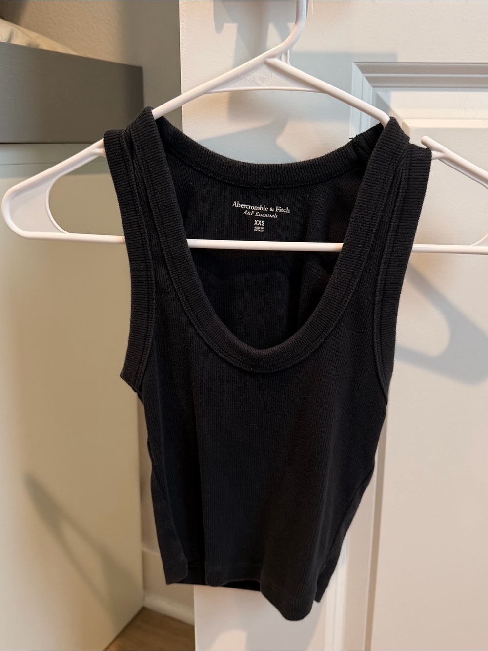 A&F Essentials Cropped Top Tank XXS